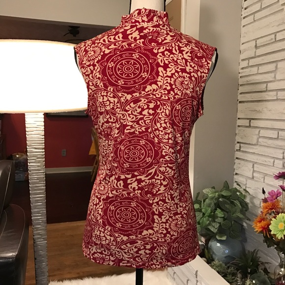 TRADED JKLA red and cream top. - Picture 3 of 4